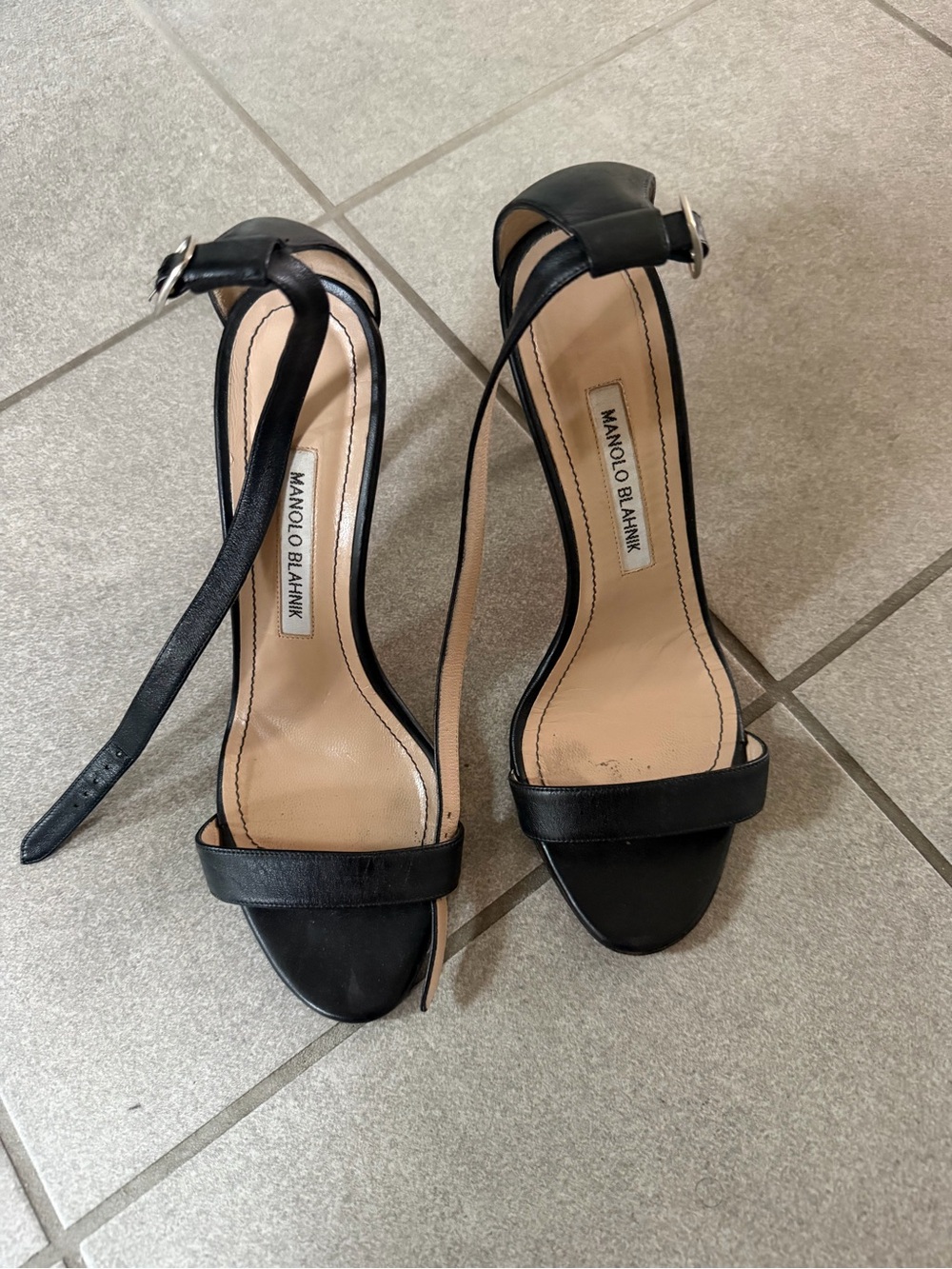 Manolo Blahnik chaos 90 Black Leather Ankle-Strap Sandals 38.5